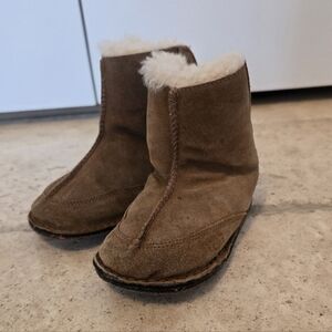 Ugg Australia Tan Baby Boots Leather Shearling Sz L Brown Winter Shoes Cream S M